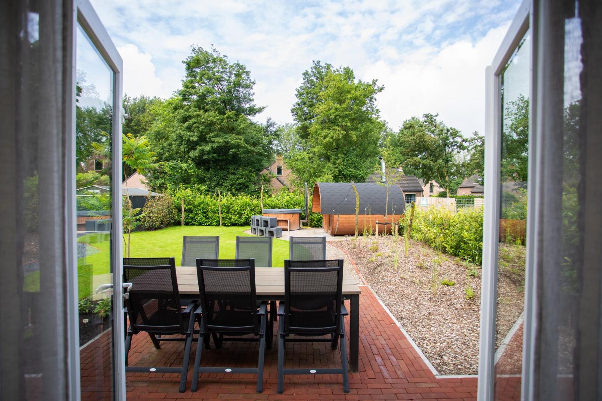 Evergreen Wellness Met Sauna & Hottub Holiday home Ewijk